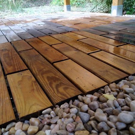 Отель Glamping V Sadu Sadska Экстерьер фото